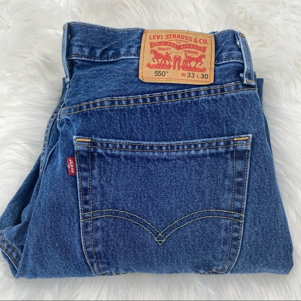 Levi’s 550 Medium Wash Mom jeans 33 x 30 Size 16